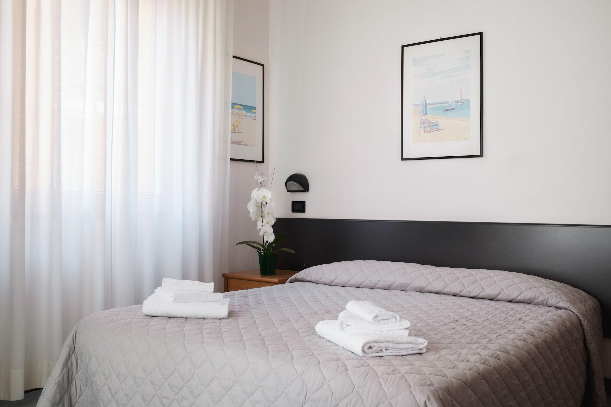 Hotel St Pierre Rimini Bagian luar foto