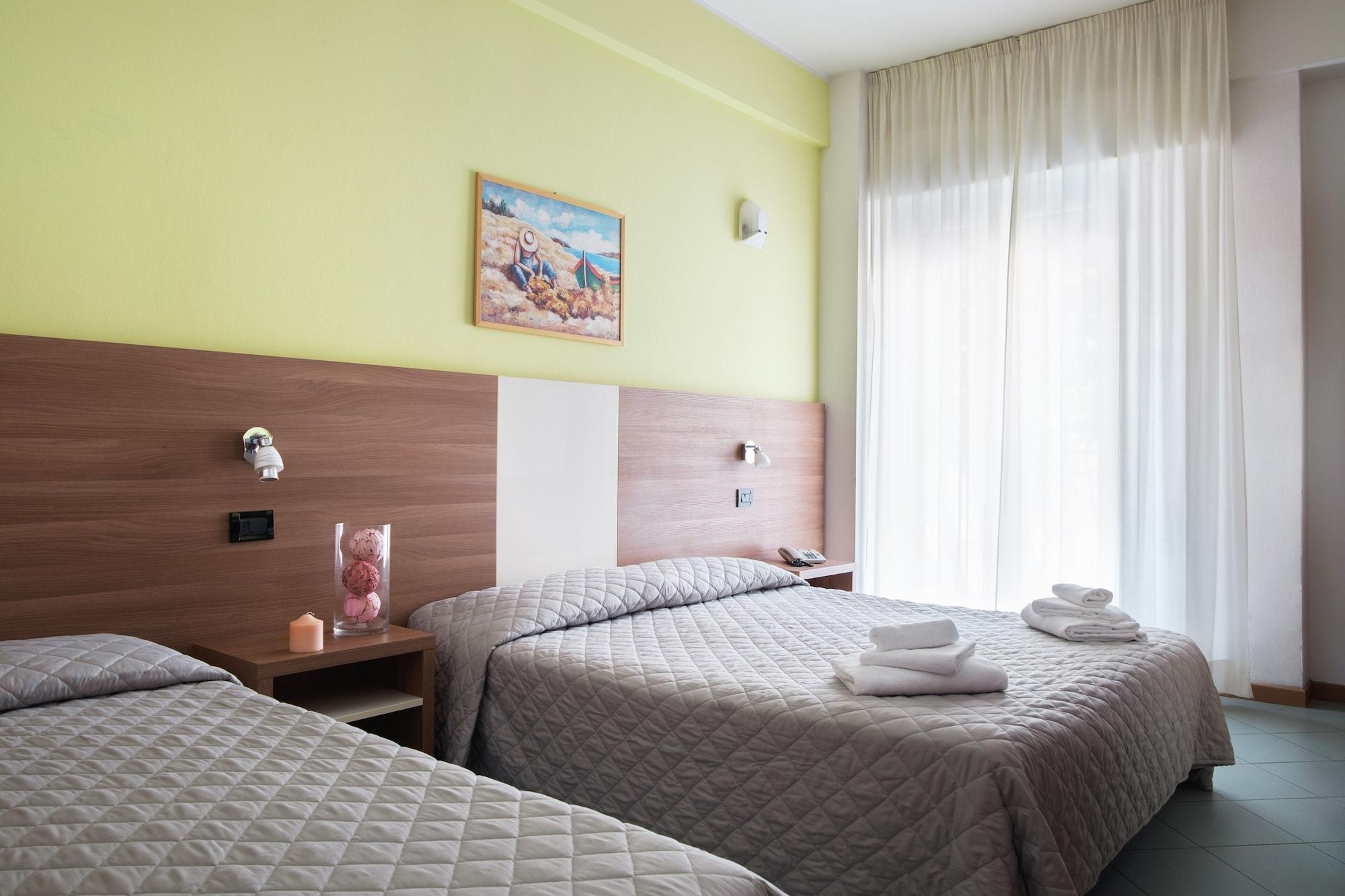 Hotel St Pierre Rimini Bagian luar foto