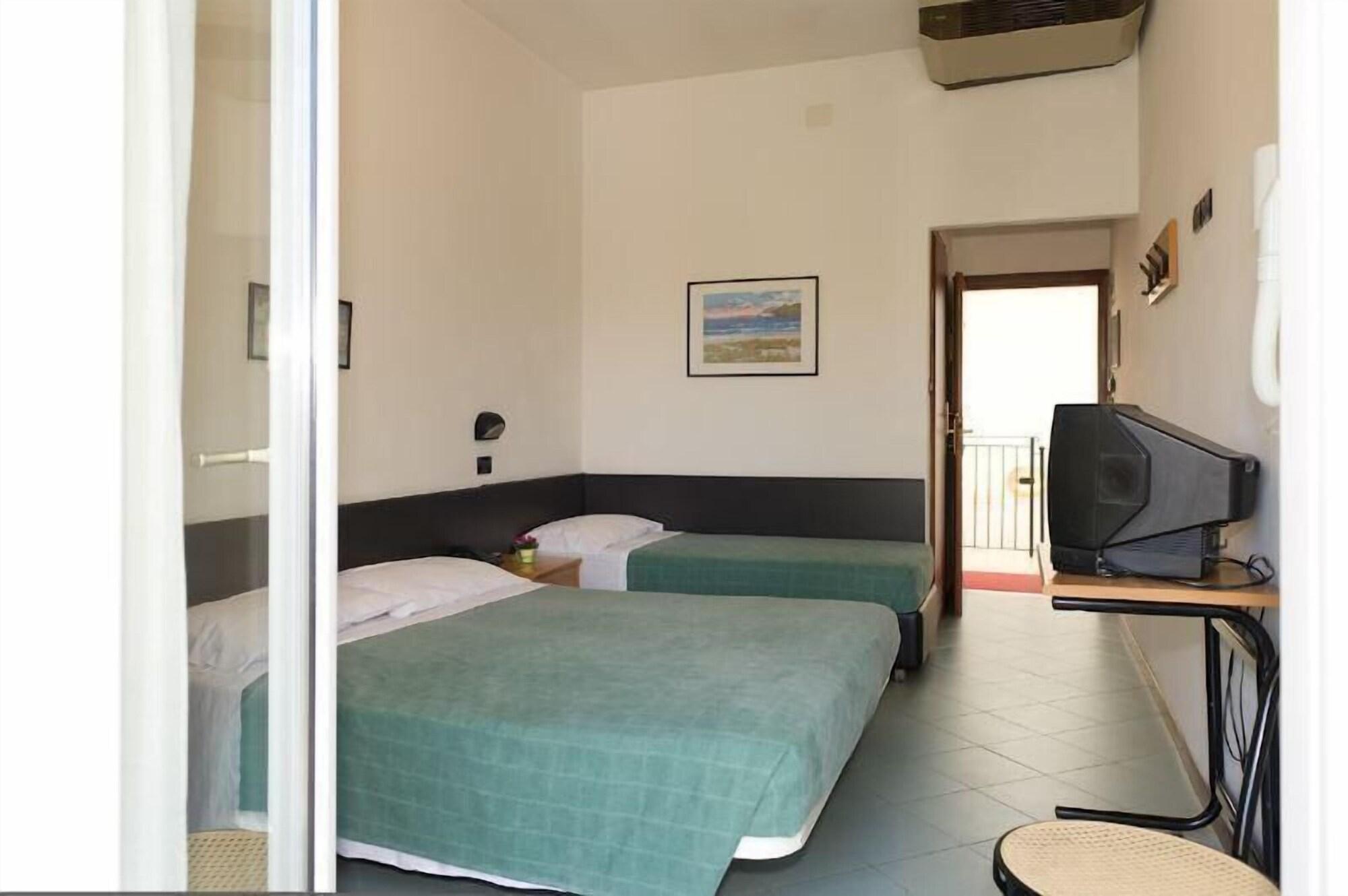 Hotel St Pierre Rimini Bagian luar foto