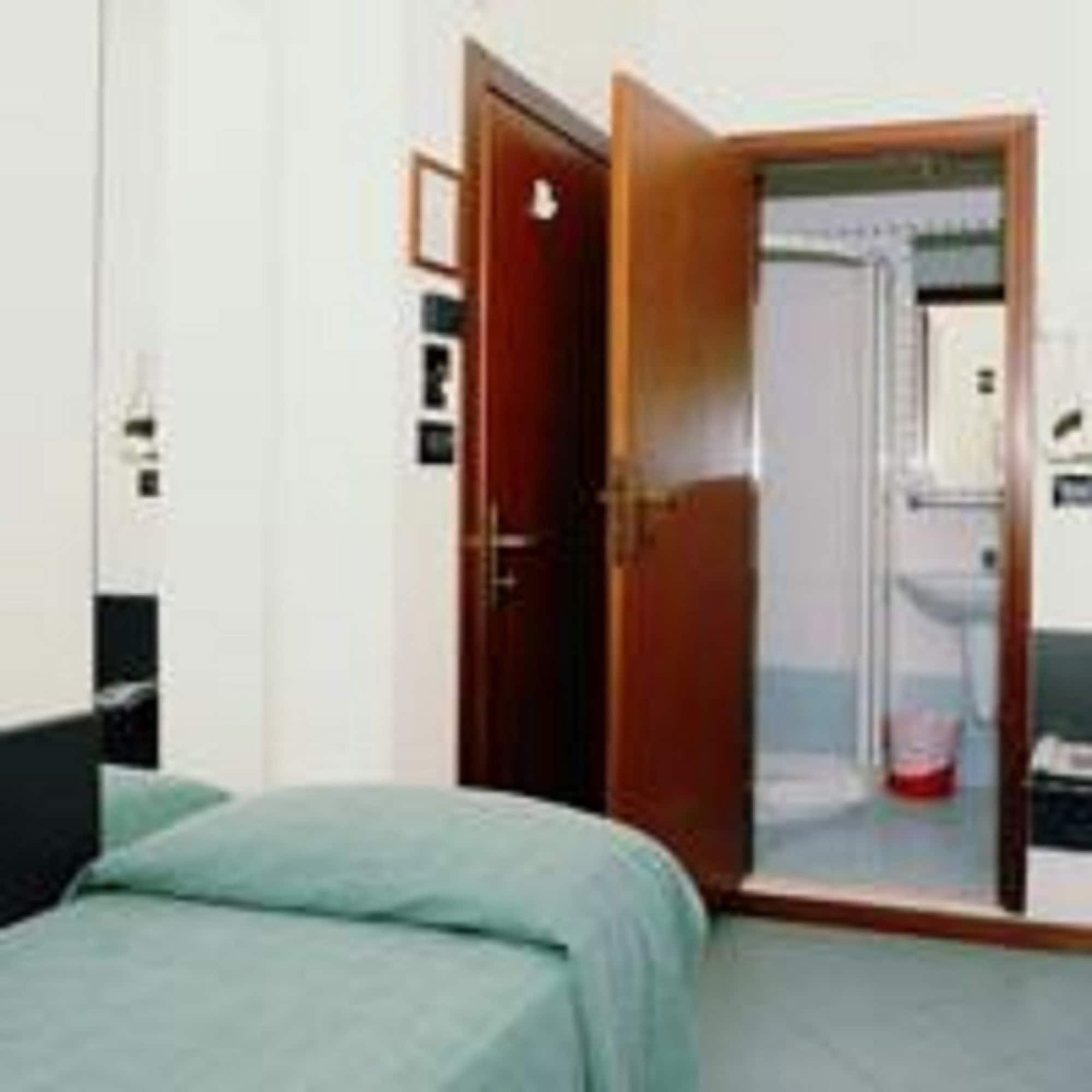 Hotel St Pierre Rimini Bagian luar foto