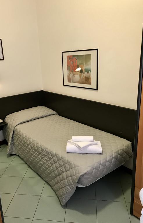 Hotel St Pierre Rimini Bagian luar foto