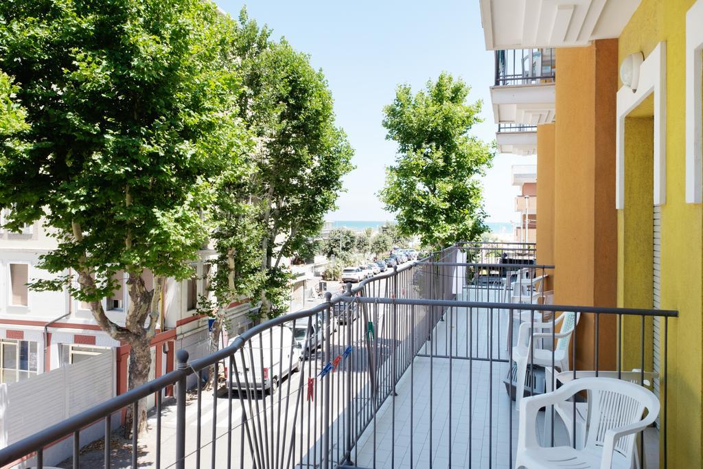 Hotel St Pierre Rimini Bagian luar foto