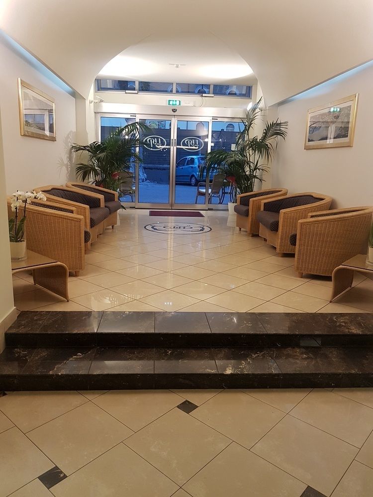 Hotel St Pierre Rimini Bagian luar foto