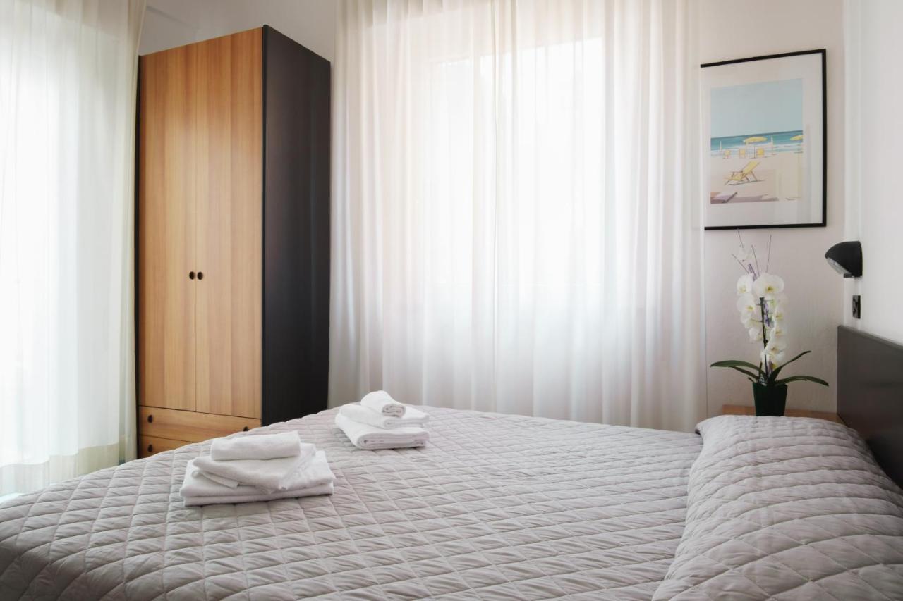 Hotel St Pierre Rimini Bagian luar foto
